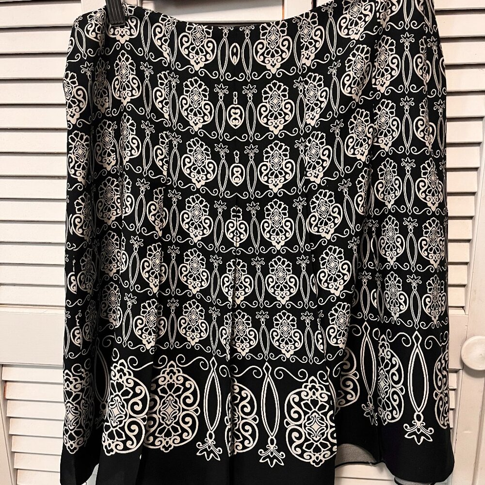 Ann Taylor silk skirt, office, evening, dress it up or down. Size 8